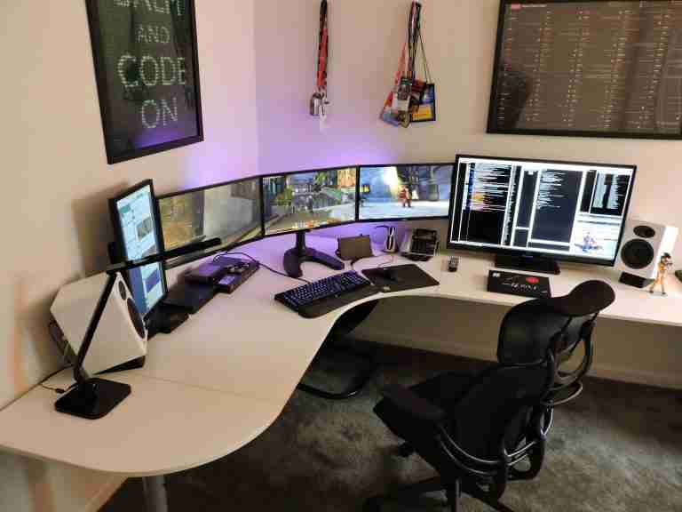 How To Enhance Your Gaming Desk Setup