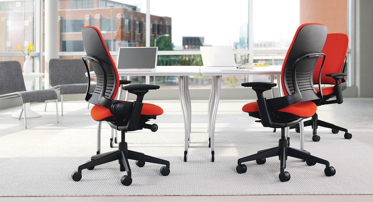 Эргономичные офисные стулья для долгих часов работы
